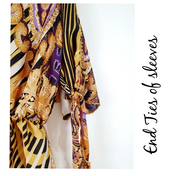 💥NWT- Gold & Black Cold Shoulder Print Romper - Picture 8 of 16